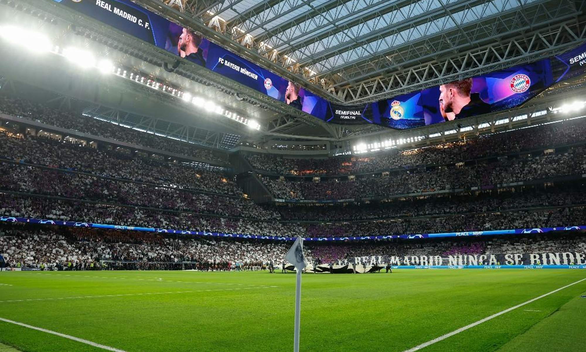 Una foto del Santiago Bernabéu antes de un Real Madrid - Bayern Múnich. 