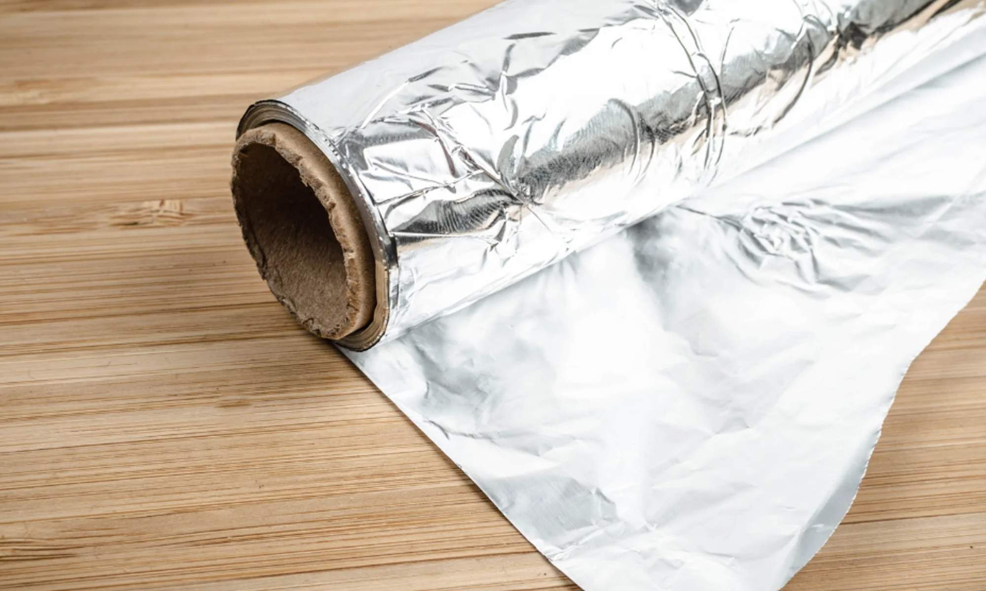 Médicos expertos coinciden: tapar la comida con papel de aluminio es peligroso porque aumenta el riesgo de infección por bacterias
