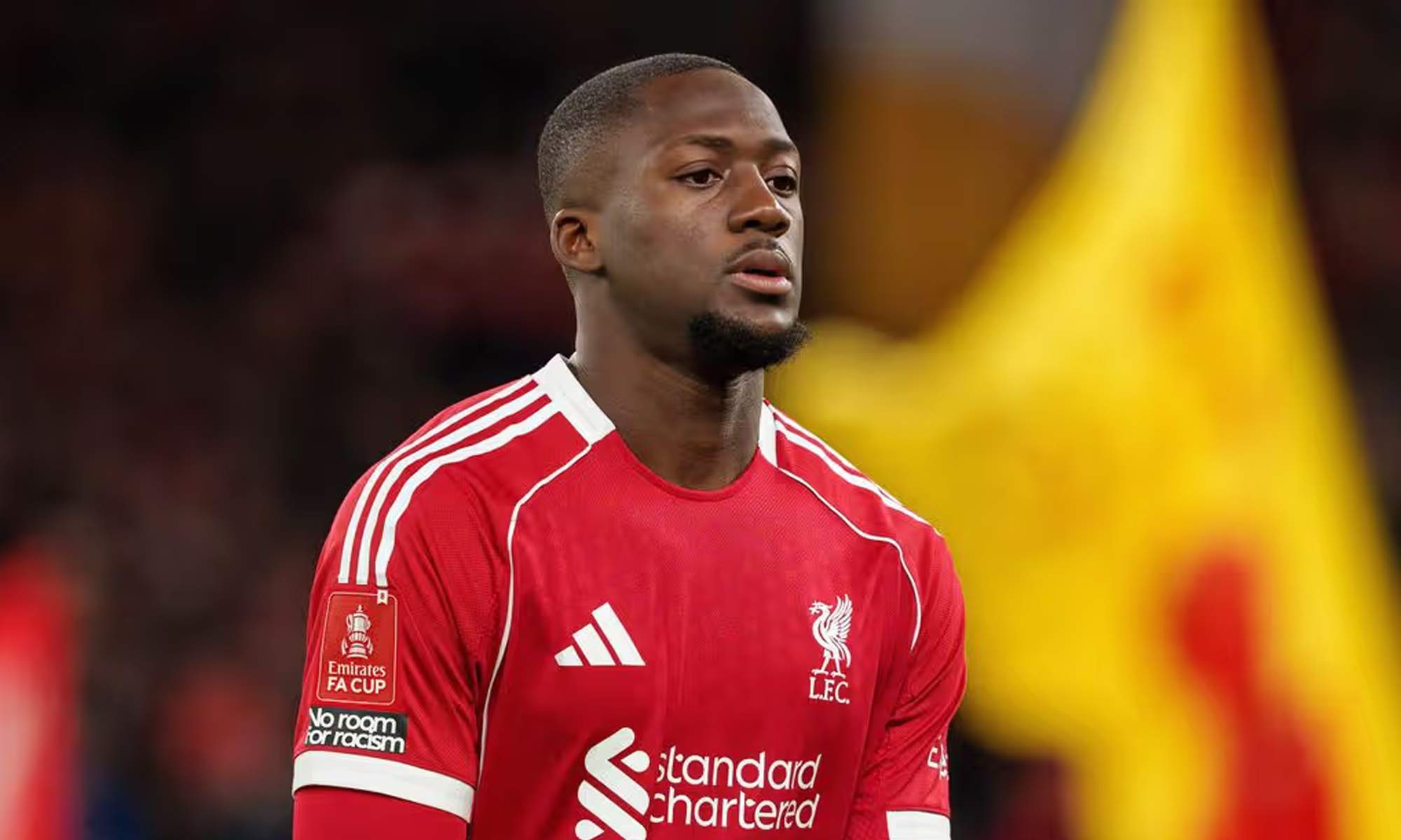 Ibrahima Konaté disputando un partido con el Liverpool. 