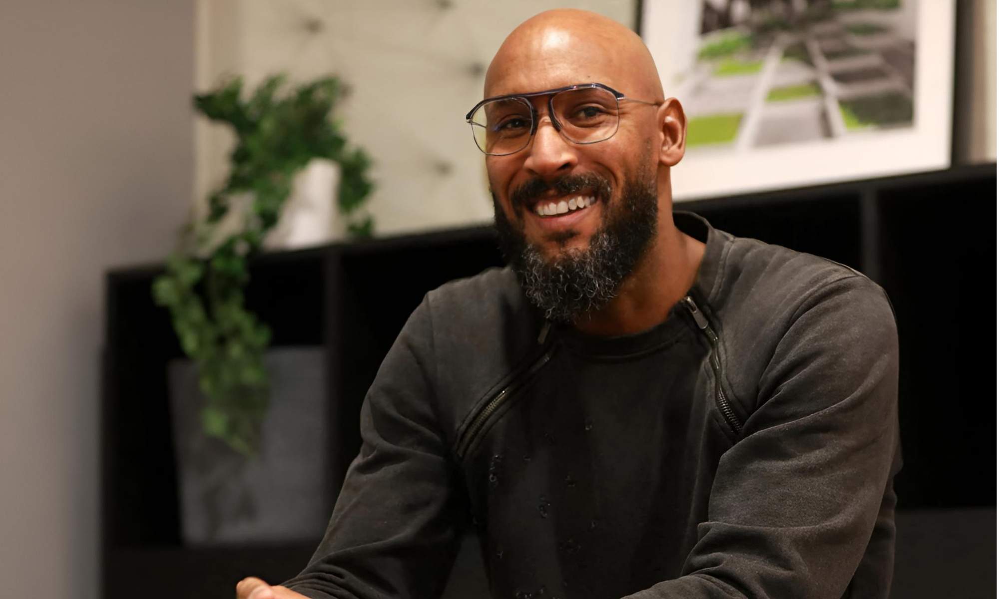 Anelka, exfutbolista del Real Madrid, sobre sus inversiones: "No todo es para coches y bolsos de marca"