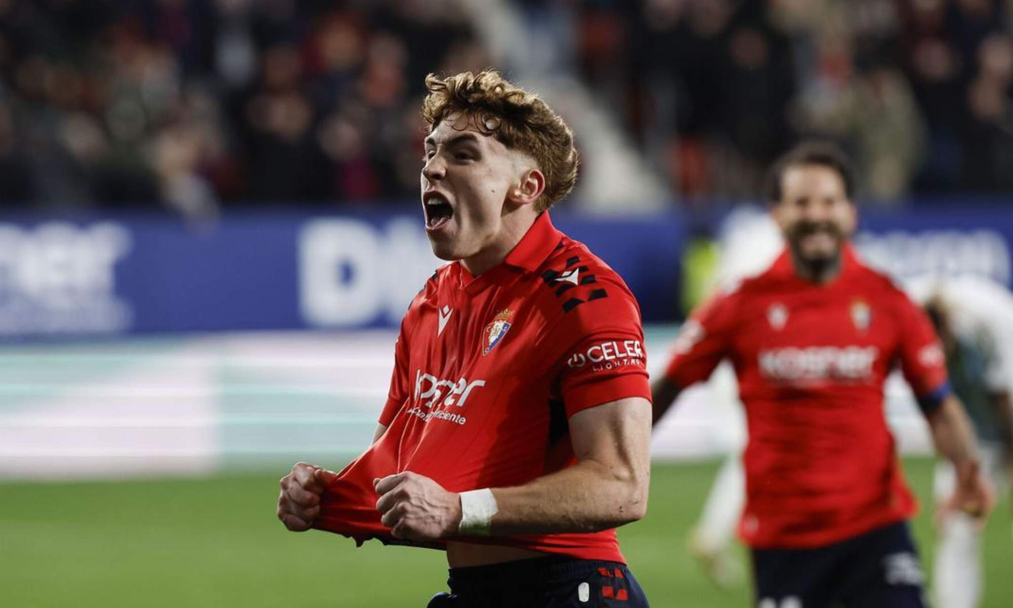 Víctor Muñoz, celebrando un gol con Osasuna en un partido durante esta temporada.