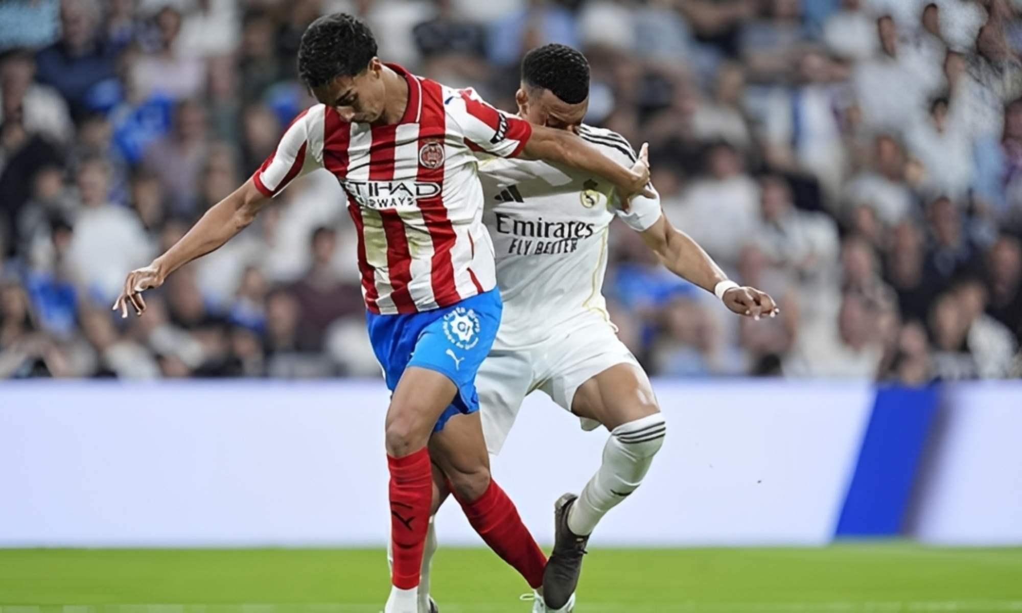 El Real Madrid no descarta pedir el audio del VAR en la jugada del penalti no pitado a Mbappé