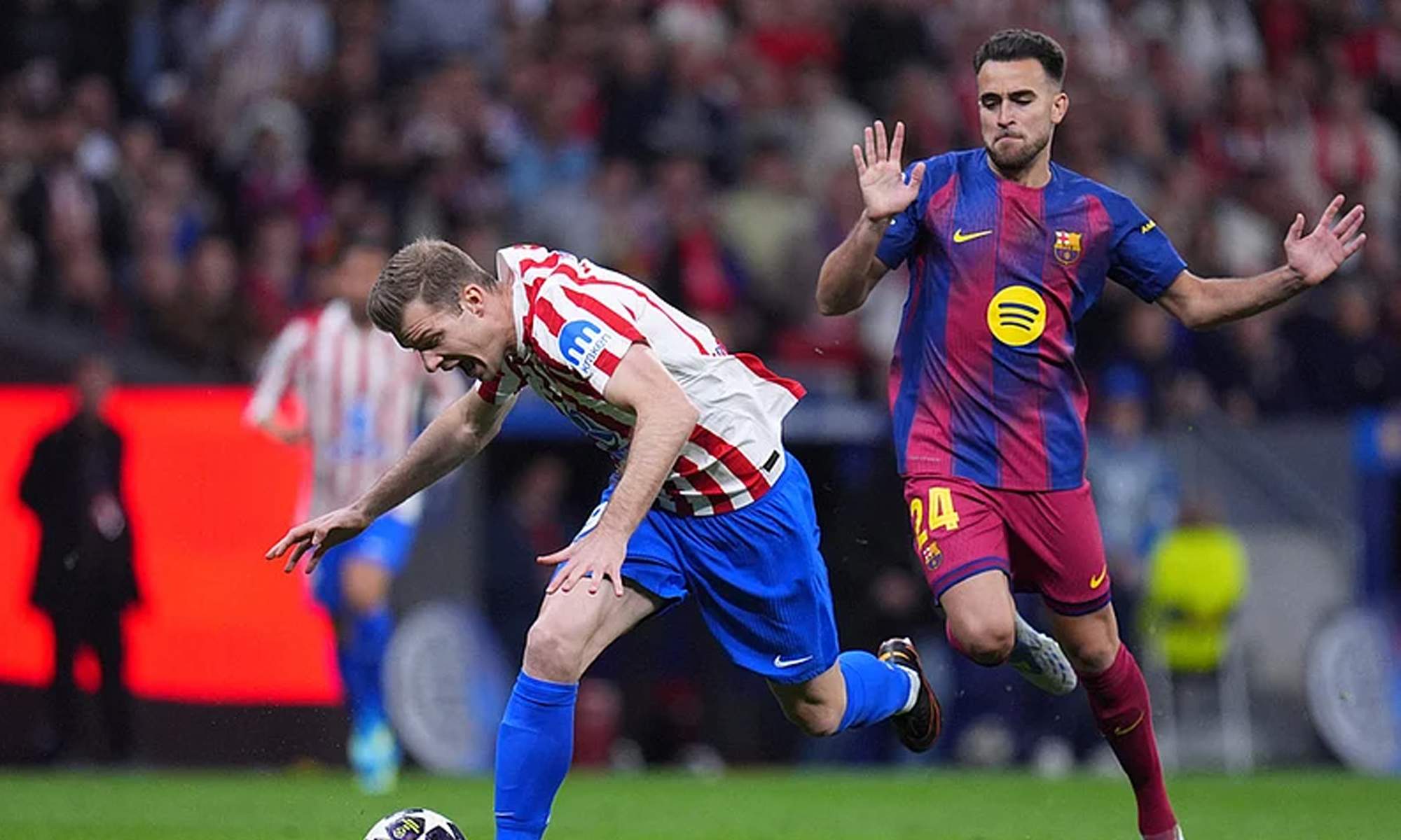 Eric García haciendo falta a Sorloth siendo el último hombre.