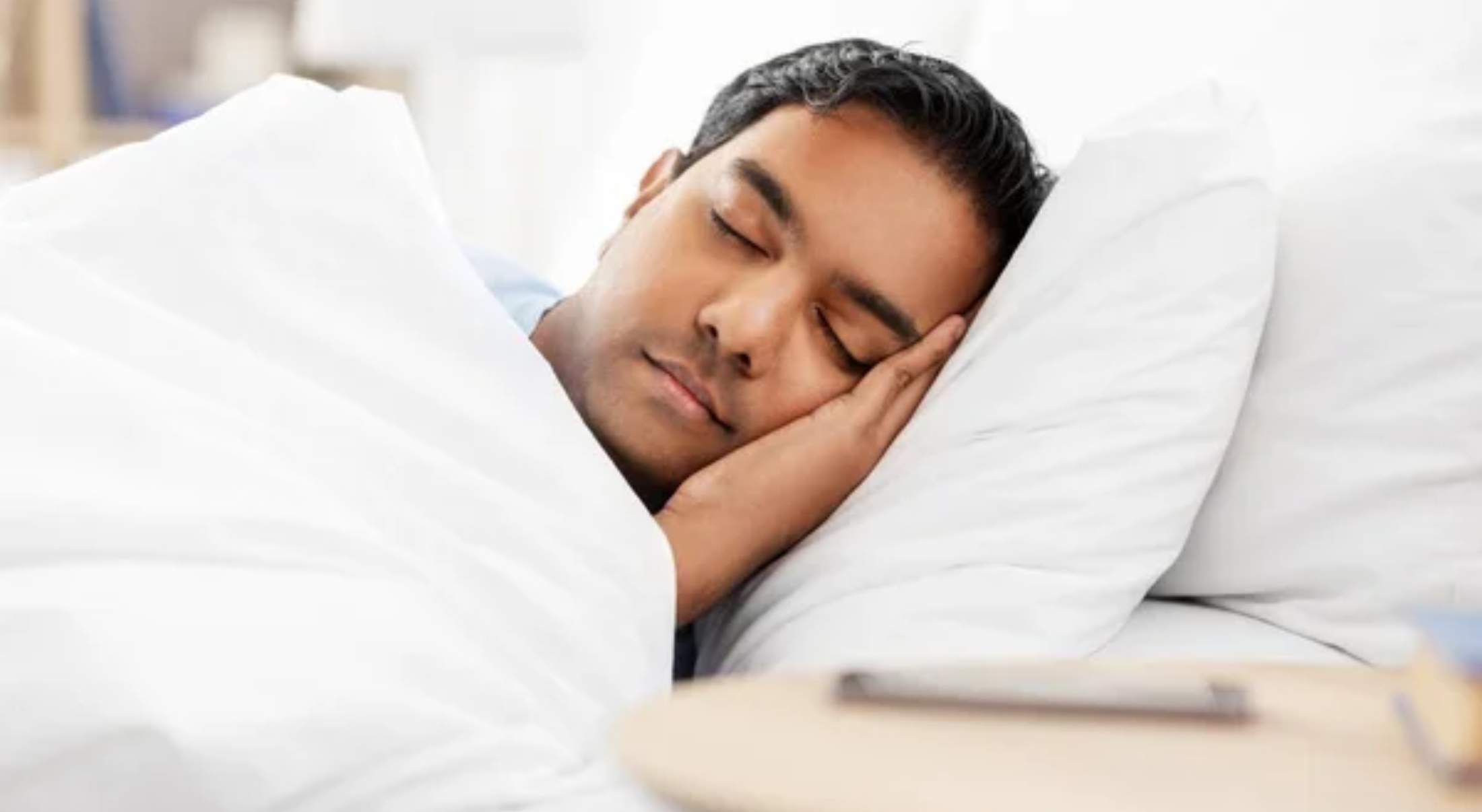 La explicación de los expertos a las orejas rojas al dormir