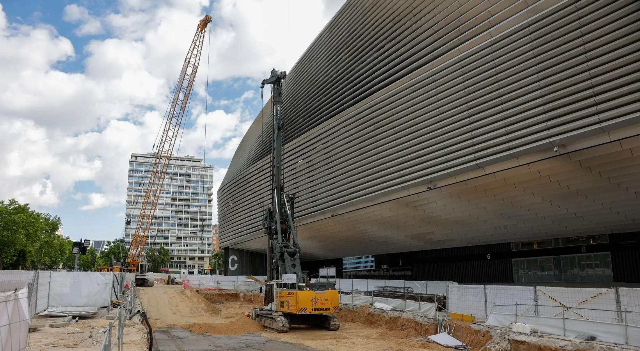 El Real Madrid busca soluciones al parking con el Ayuntamiento y los vecinos
