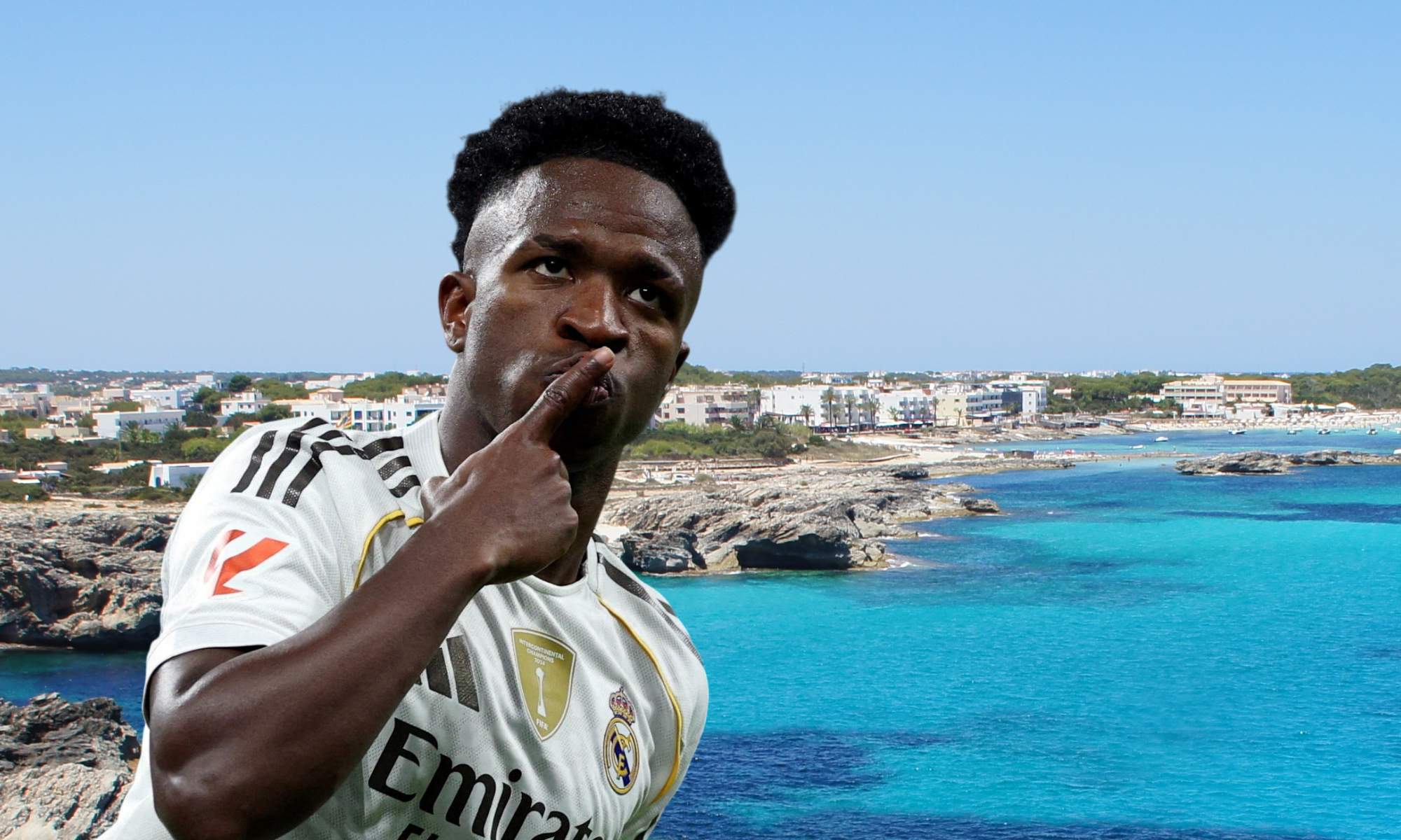 Vinicius Junior visita con asiduidad Los Pujols, un pueblo 'escondido' en Formentera en el que disfruta en medio de un ambiente muy relajado.