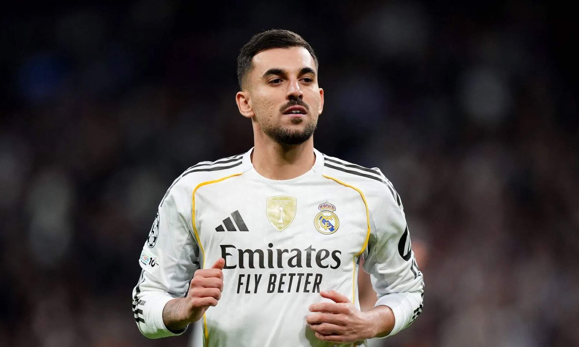 Dani Ceballos jugando un partido con el Real Madrid. 