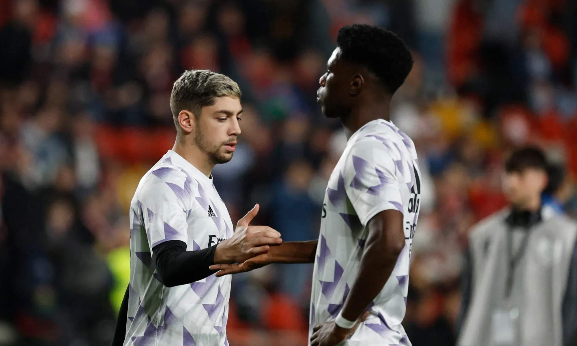 Aurélien Tchouaméni y Fede Valverde en un calentamiento con el Real Madrid.