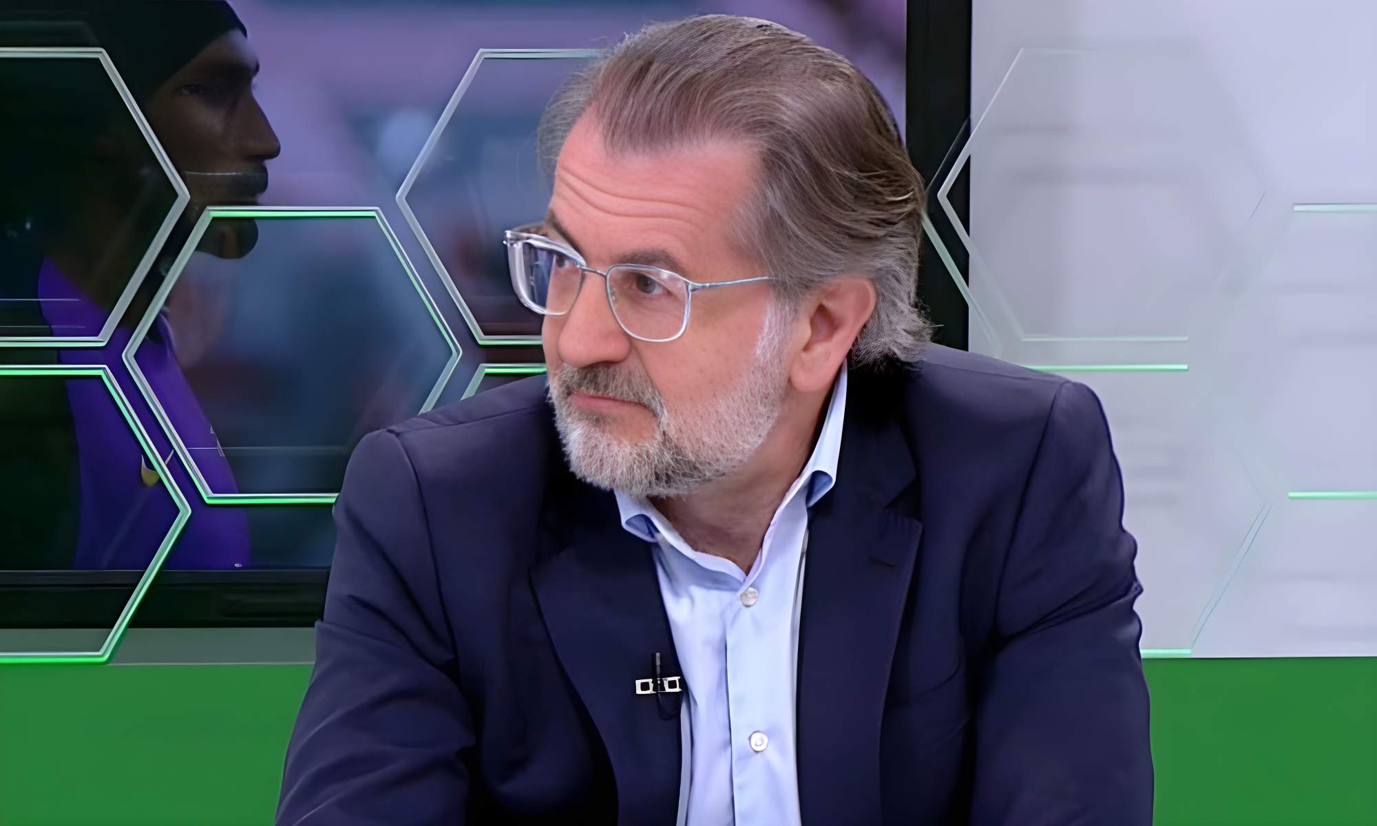 Toni Freixa se 'acuerda' de la Copa de Europa en la celebración del Barça por la Liga de esta temporada.