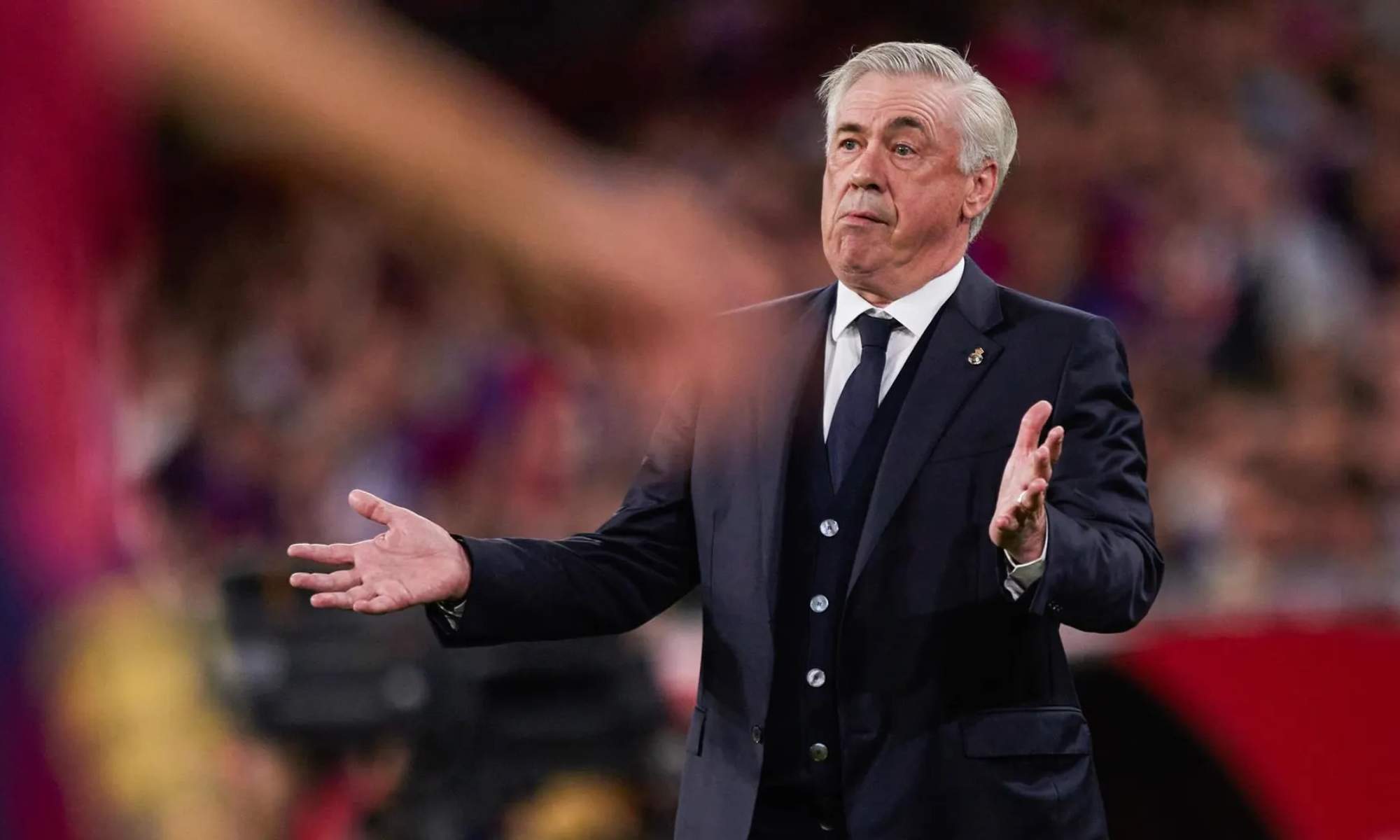 Carlo Ancelotti, dirigiendo un partido del Real Madrid durante la temporada pasada.