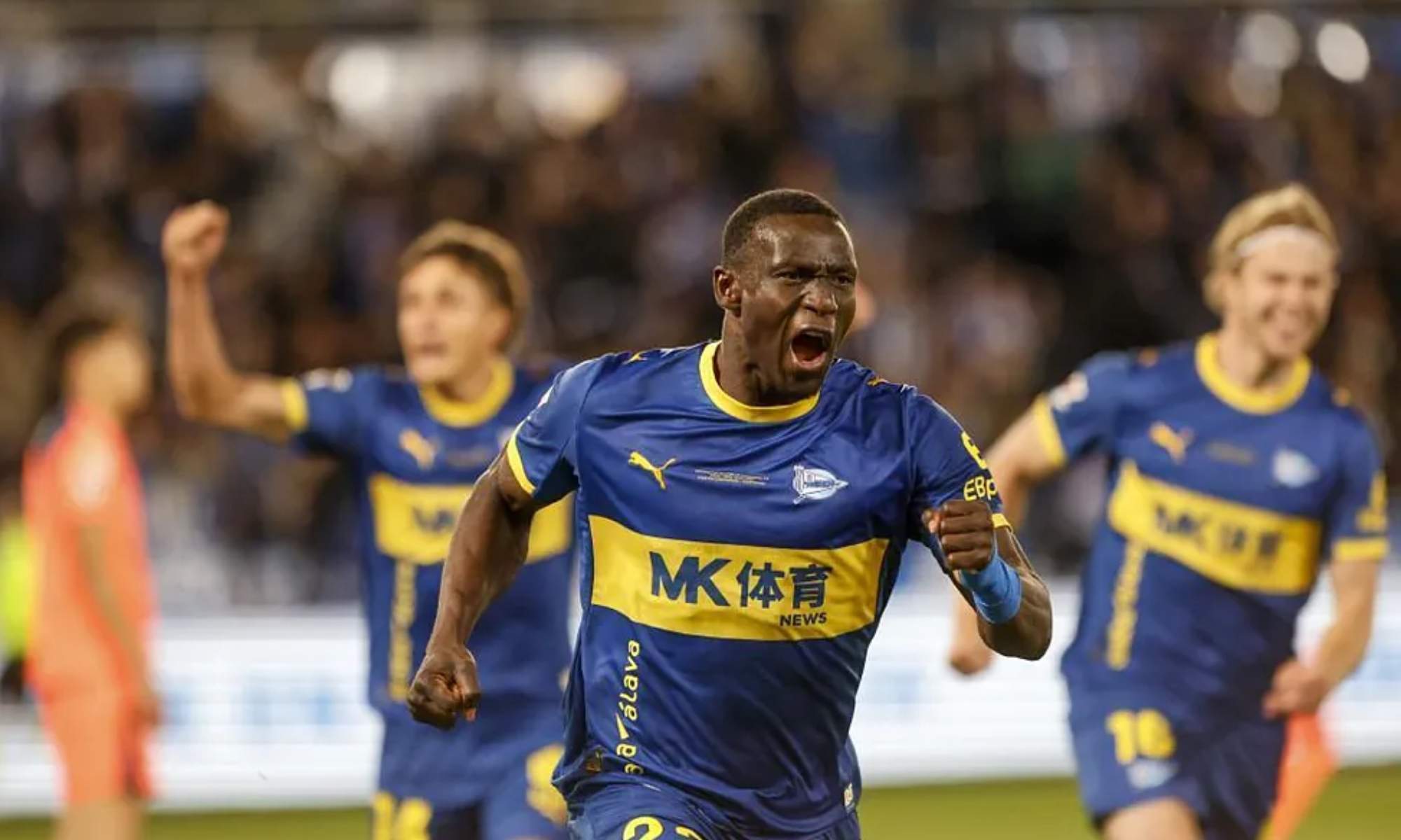 Ibrahim Diabate, celebrando el gol del Alavés frente al Barcelona.