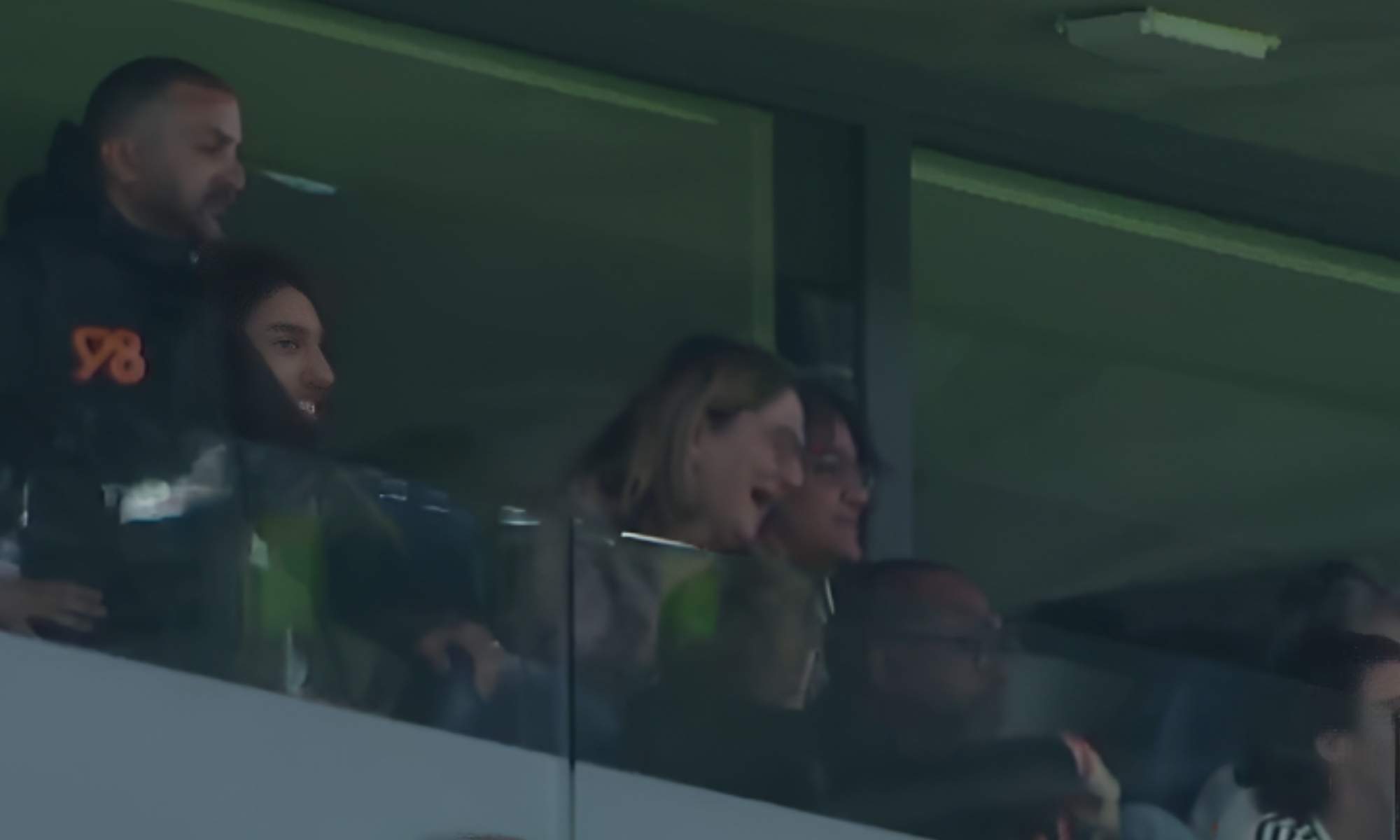Fayza Lamari reaccionó con risas a la pitada que recibió Mbappé