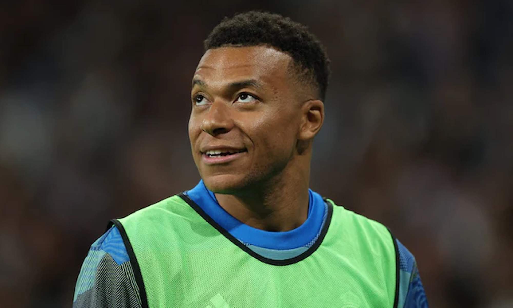 Kylian Mbappé en un calentamiento con el Real Madrid.