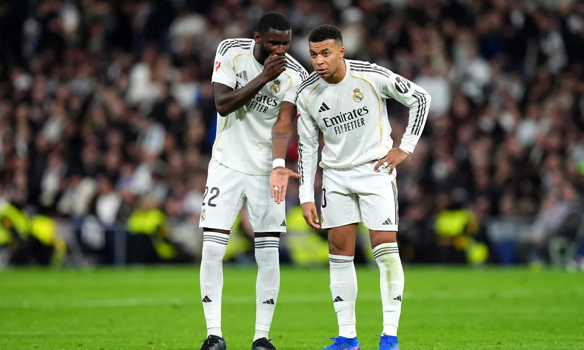 Antonio Rüdiger y Kylian Mbappé en un partido del Real Madrid.