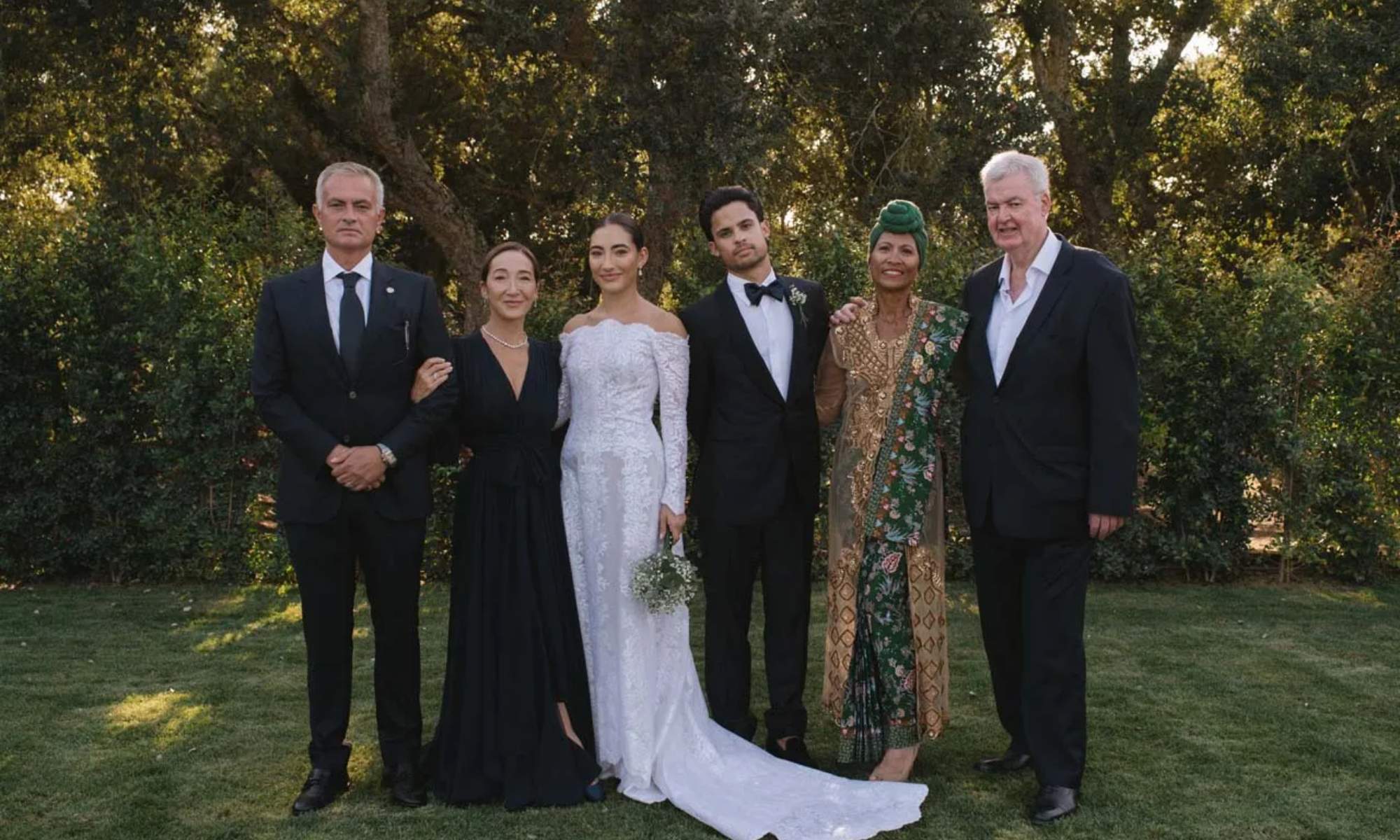 José Mourinho, junto a su mujer y su hija, en el día de la boda de esta última.
