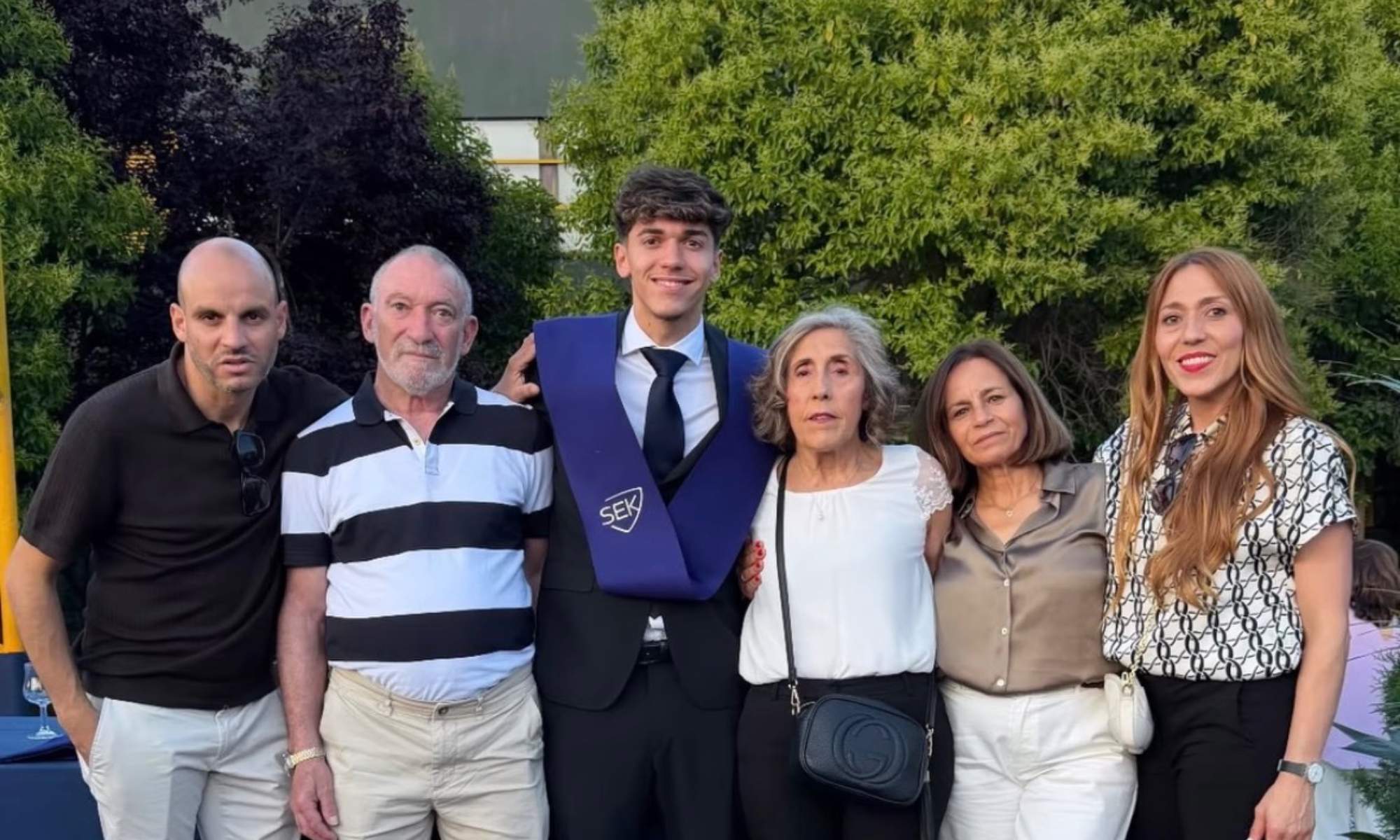 Thiago Pitarch se ha graduado de Bachillerato en el Colegio Internacional SEK, uno de los más selectivos de toda España. Thiago Pitarch se ha graduado de Bachillerato en el Colegio Internacional SEK, uno de los más selectivos de toda España.
