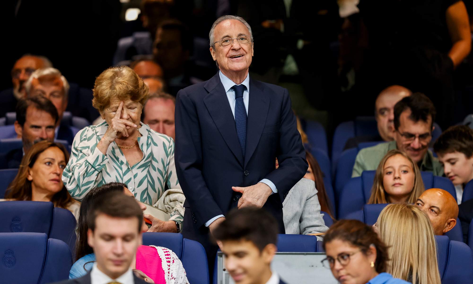 Florentino Pérez, en el palco del Santiago Bernabéu durante un partido del Real Madrid.