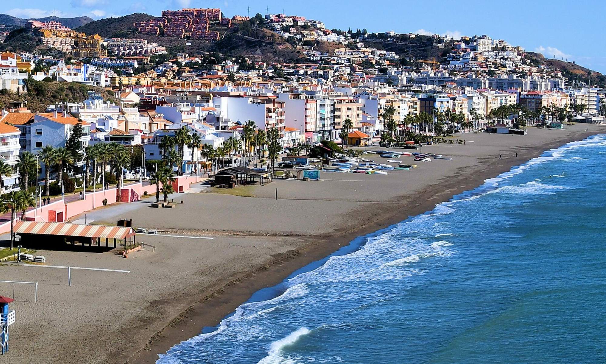 El Rincón de la Victoria cuenta con un gran paseo marítimo y sólo está a 15 minutos de Málaga.