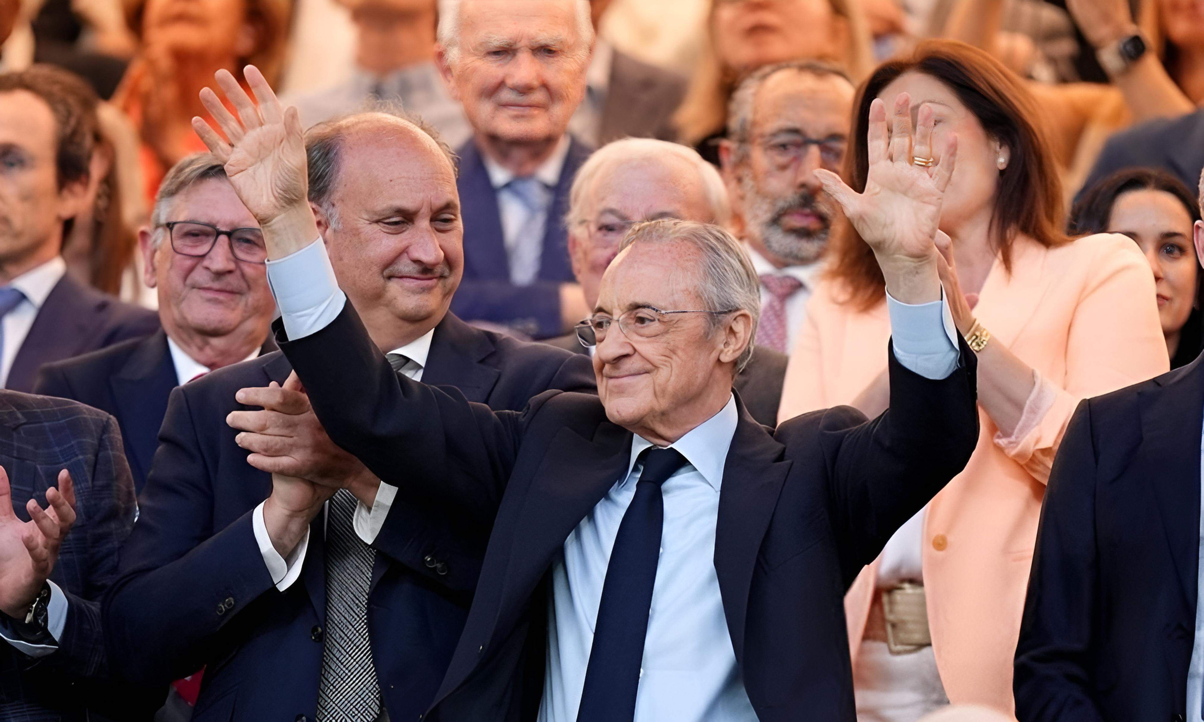Florentino se fue ovacionado del Bernabéu y se siente totalmente respaldado por los socios del Madrid