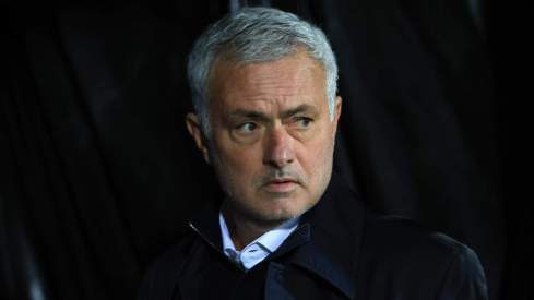 De Konaté y Dumfries a un nuevo central: la lista de prioridades de José Mourinho para reforzar la defensa tras el Mundial
