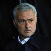 De Konaté y Dumfries a un nuevo central: la lista de prioridades de José Mourinho para reforzar la defensa tras el Mundial