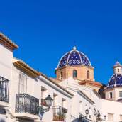 Altea es conocida por ser la 'cúpula azul y blanca del Mediterráneo'.