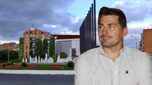 Íker Casillas nació en Móstoles, una de las localidades más importantes de Madrid. Íker Casillas nació en Móstoles, una de las localidades más importantes de Madrid.
