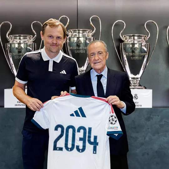 El Real Madrid llega a un nuevo acuerdo con Adidas. El Real Madrid llega a un nuevo acuerdo con Adidas.