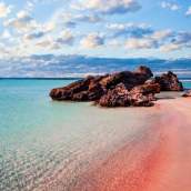 Playa de Elafonisi, que es de arena rosa. 