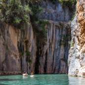 La Fuente de los Baños de Montanejos cuenta con un paraíso termal con aguas mineromedicinales.
