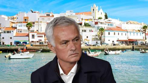 José Mourinho y el pueblo de Ferragudo.