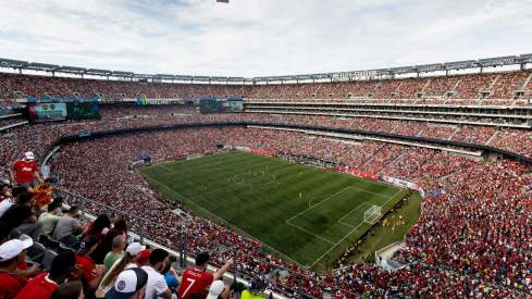 El MetLife Stadium, escenario del Brasil – Marruecos del Mundial, costó 300 millones más que el Santiago Bernabéu: ni techo ni césped retráctil e igual de grandes