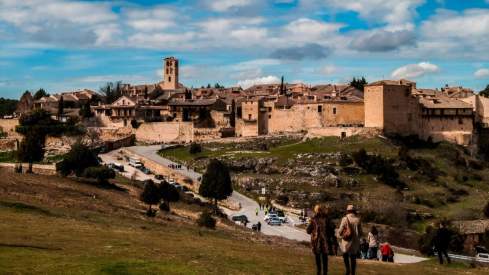 Todos los encantos de esta pequeña localidad de Segovia que atrapa a sus visitantes sin grandes lujos