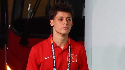 Arda Güler antes de disputar un partido con Turquía. Arda Güler antes de disputar un partido con Turquía.