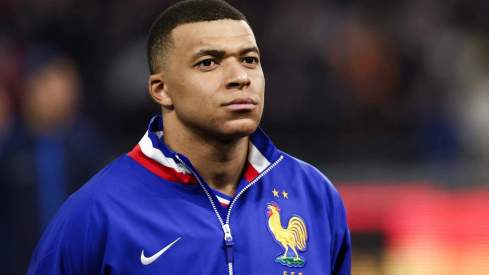 Mbappé prepara una celebración especial si marca con Francia en el partido del Mundial ante Senegal: "Haré que toco la flauta" Mbappé prepara una celebración especial si marca con Francia en el partido del Mundial ante Senegal: "Haré que toco la flauta"