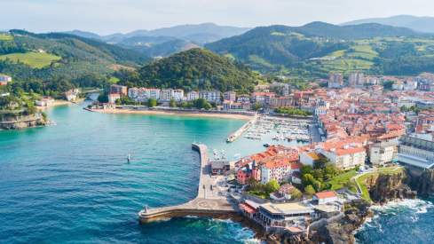 Los encantos de Getaria, el pueblo en el que se hace la mejor ensaladilla de España Los encantos de Getaria, el pueblo en el que se hace la mejor ensaladilla de España