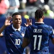 Mbappé confirma que le encanta jugar con Olise: "Siempre ve mis movimientos y quiere jugar hacia adelante, es muy fácil"