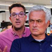 José Mourinho y Látigo Serrano, periodista de Okdiario.