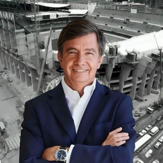 Carlos Lamela fue el responsable de las obras del estadio Santiago Bernabéu durante 1988 y 1994. Carlos Lamela fue el responsable de las obras del estadio Santiago Bernabéu durante 1988 y 1994.