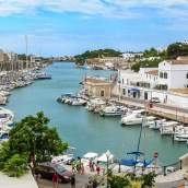 Ciudadela, en Menorca, es una de las localidades más importantes de las Islas Baleares.