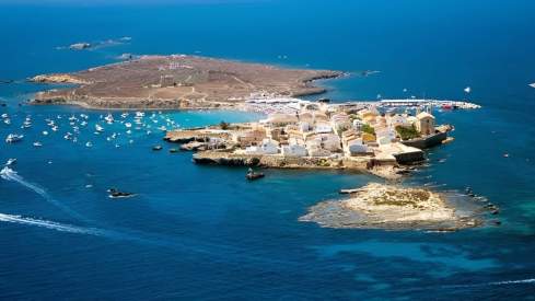 La isla española donde solo viven unas decenas de personas La isla española donde solo viven unas decenas de personas