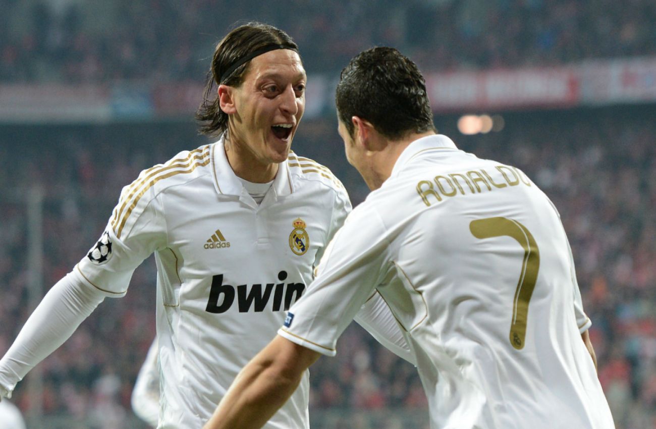 Özil Magia en el mediocampo  Real madrid football, Real madrid, Madrid